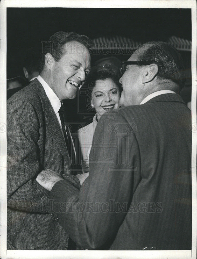 1955 Press Photo Van Heplin &amp; Wife, Frances, Entertained by Jack Benny At Party - Historic Images