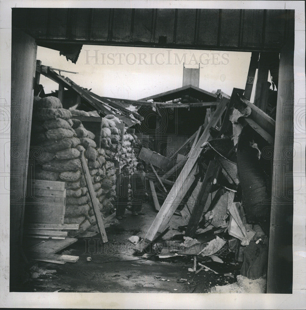 1947 Press Photo Tornado Julesburg Colorado Destroys Warehouse - Historic Images