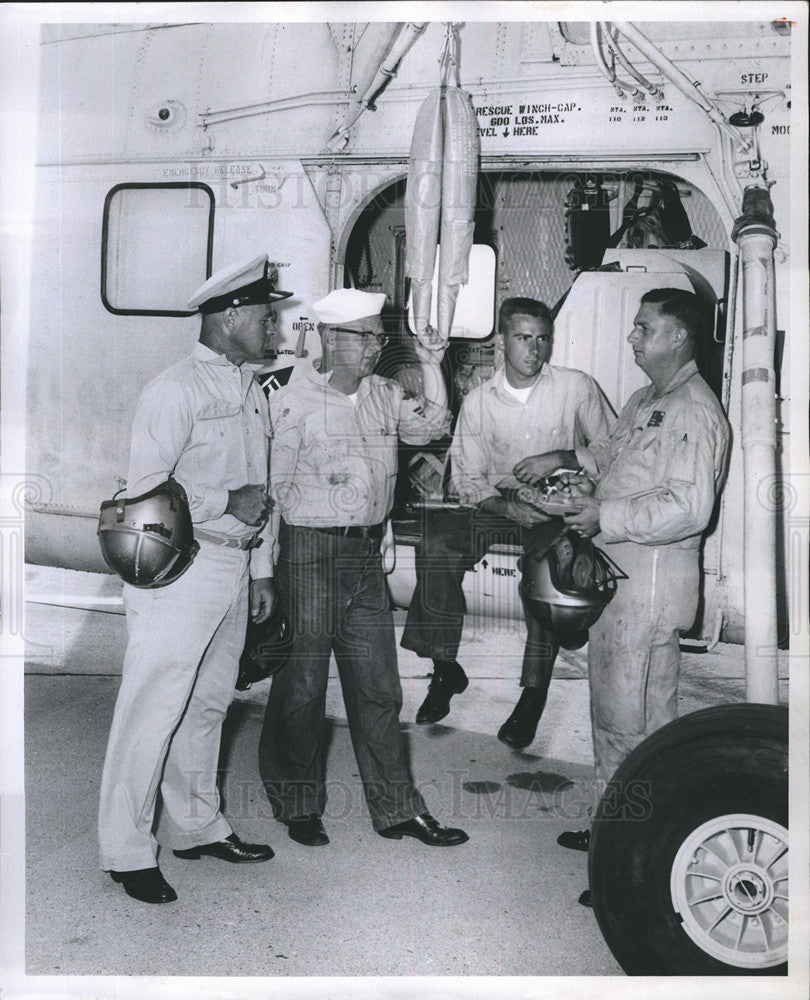 1958 Press Photo Angels of Mercy Naval Air Rescue Team - Historic Images