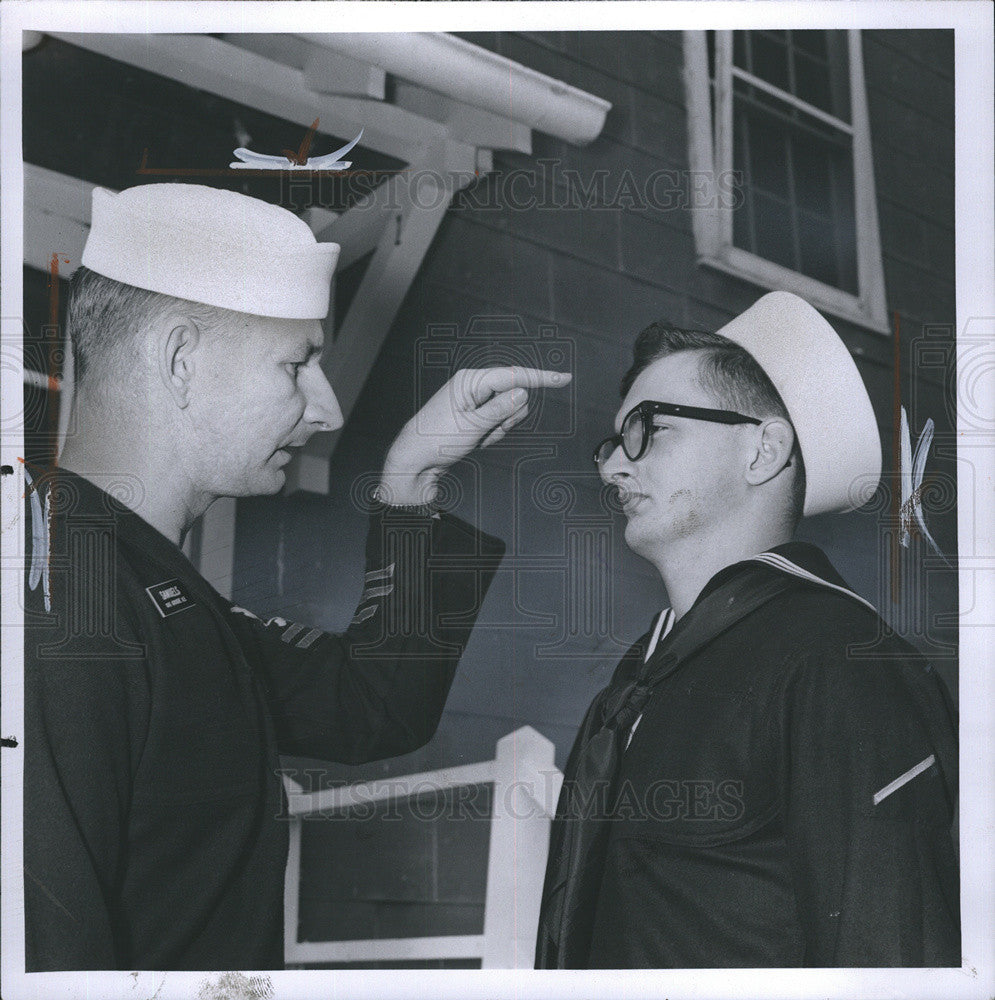 1965 Press Photo Thomas Samuels with new Navy recruit Ronald Parisien - Historic Images