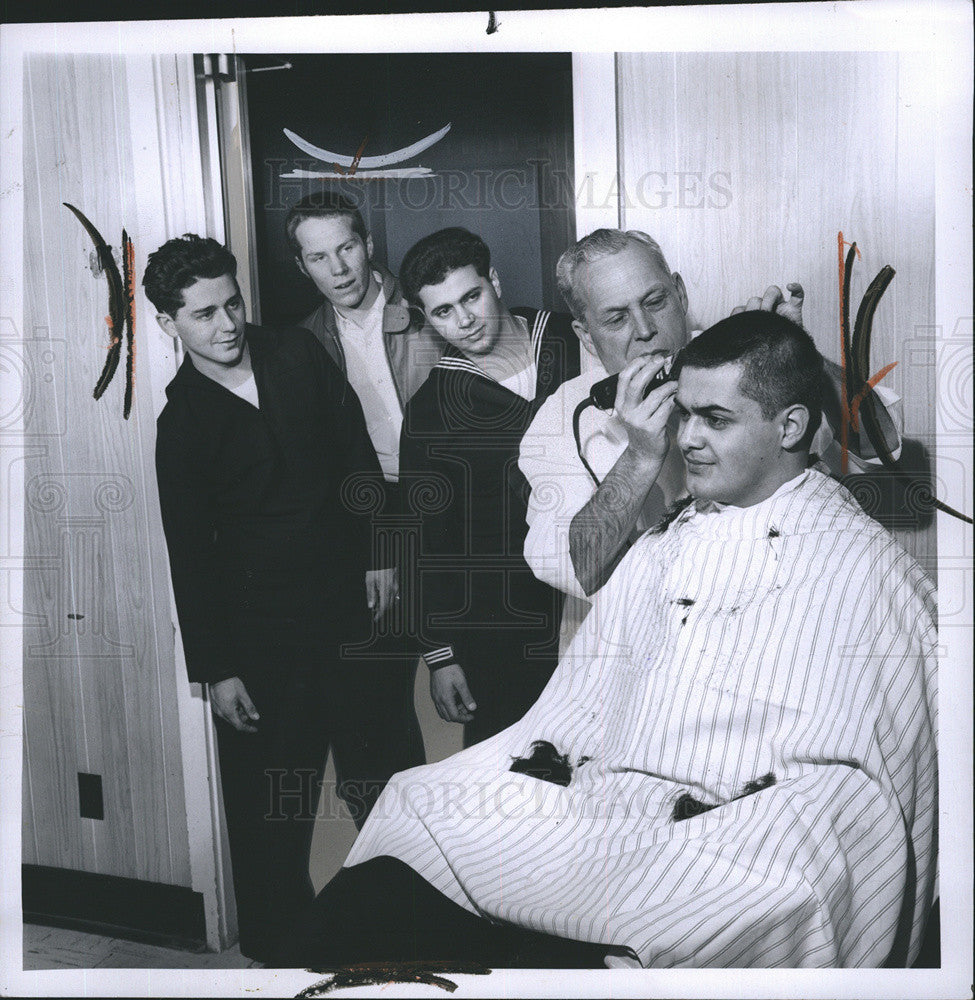 1965 Press Photo Navy recruit George Alexovich gets his hair cut - Historic Images