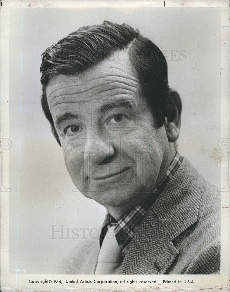 1974 Press Photo Walter Matthau Actor Taking Pelham One Two Three Movie Film - Historic Images