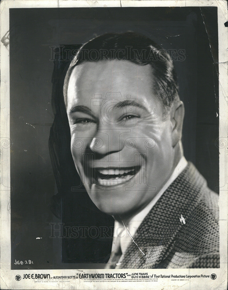 1936 Press Photo Joe E. Brown Actor Earthworm Tractors Movie Film - Historic Images