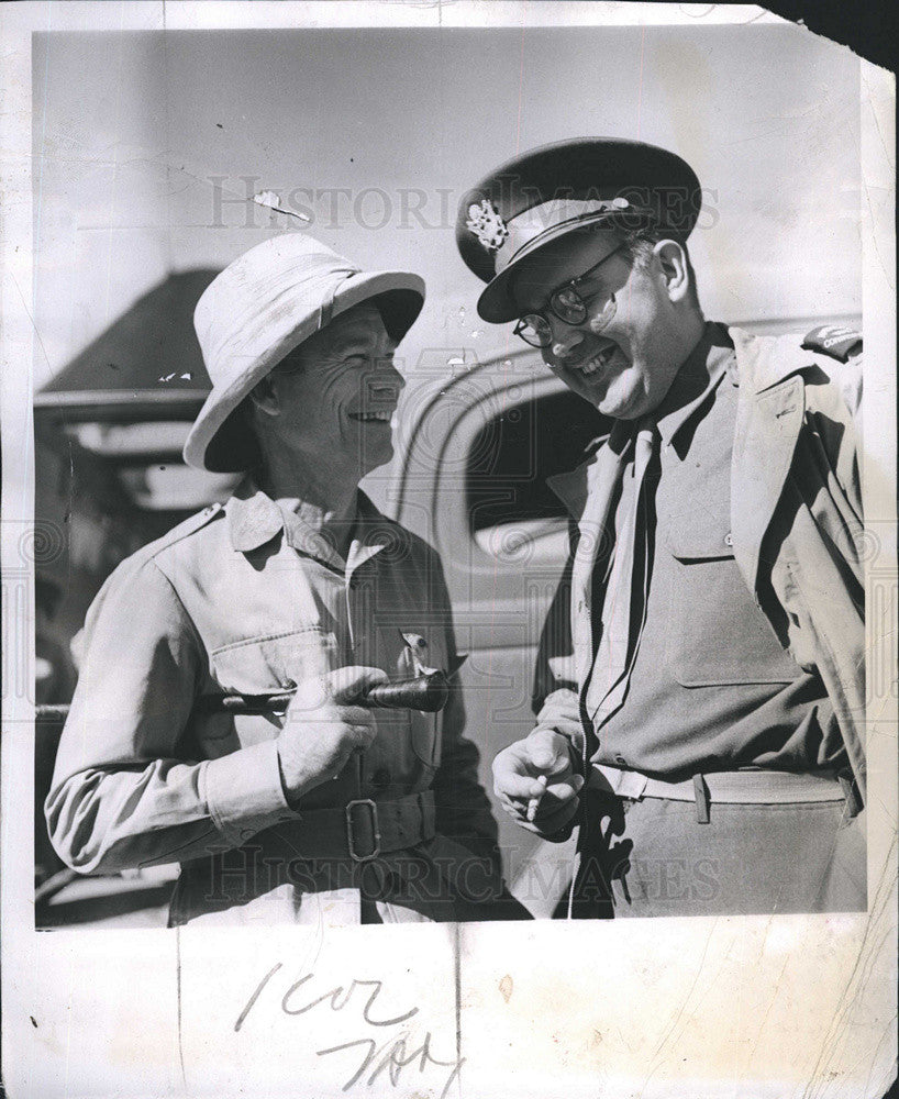 1944 Press Photo Comedian Joe E.Brown laugh with Jim Brown INS War Correspondent - Historic Images