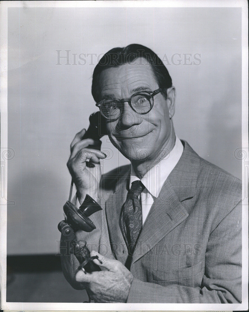 1955 Press Photo Joe E. Brown stars in &quot;Meet Mr. Justice&quot; - Historic Images