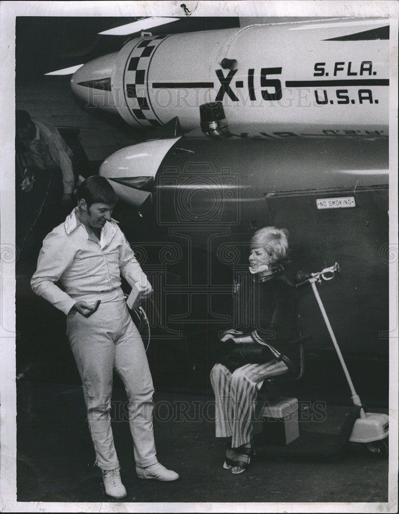 1970 Press Photo Emmanuel prepares to be shot from a cannon - Historic Images