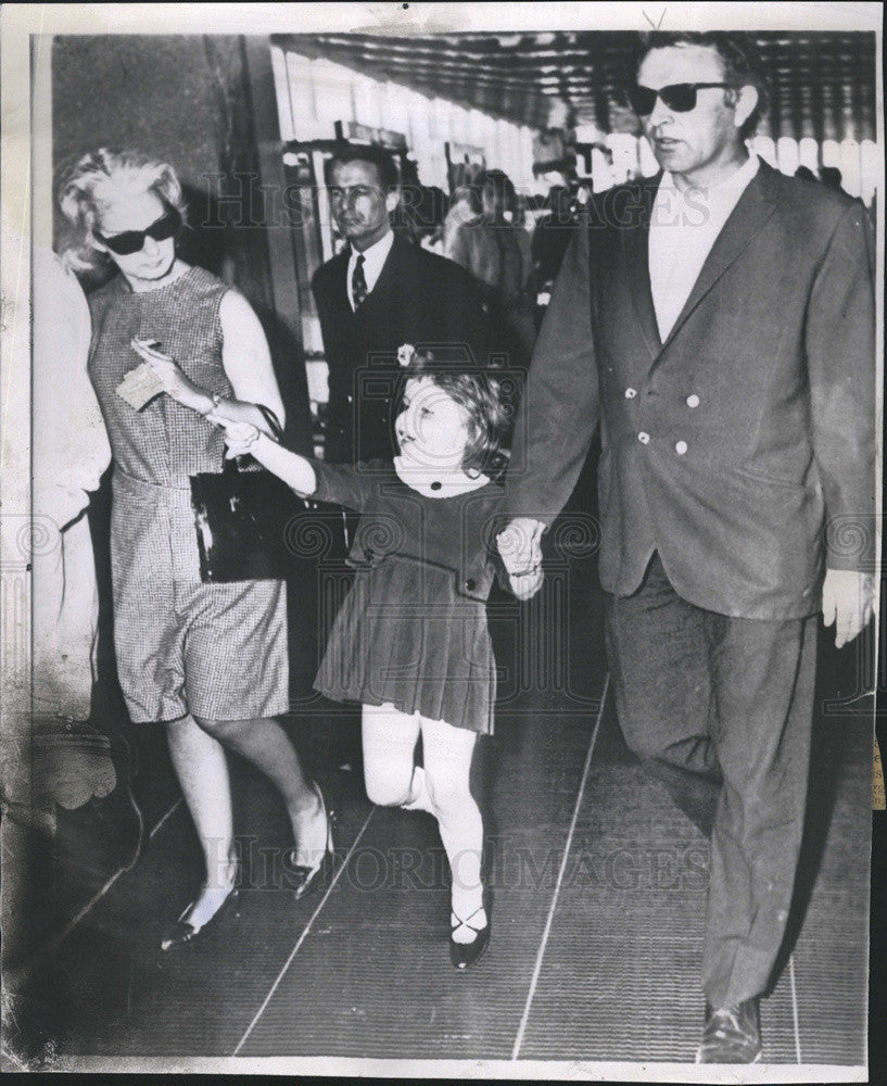 1962 Press Photo Richard Burton with Family - Historic Images