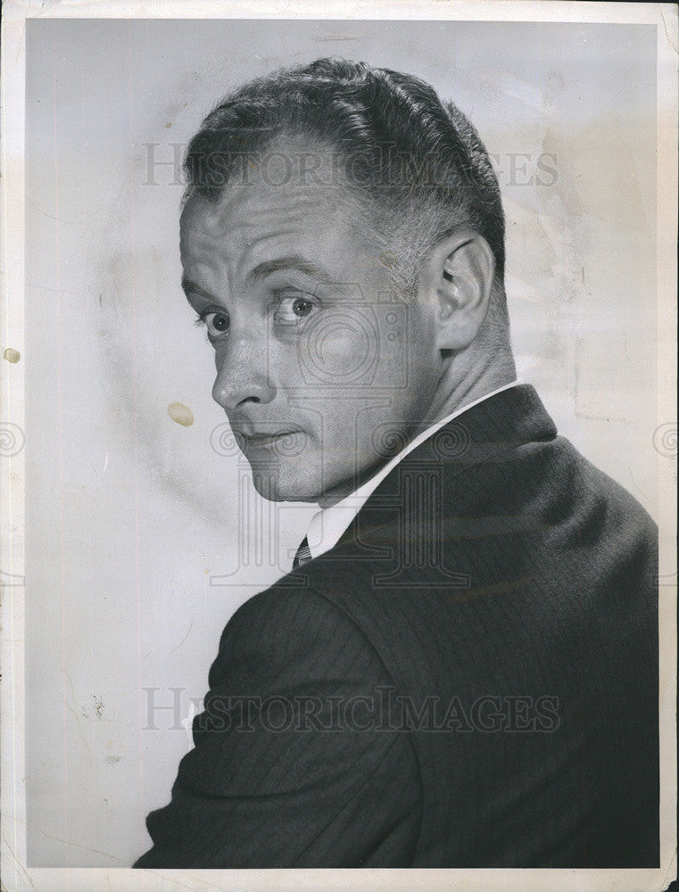 1963 Press Photo Television Actor Art Carney Portrait Looking Over Shoulder - Historic Images