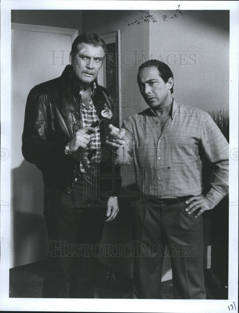 Press Photo Singer Paul Anka and Lee Majors - Historic Images