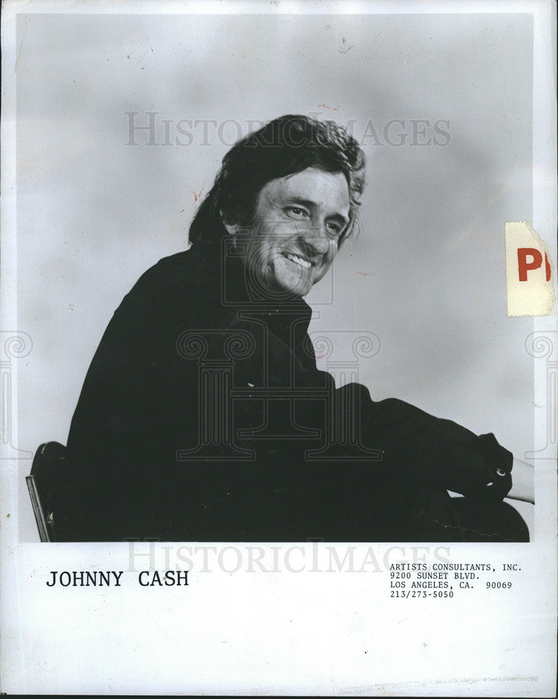 1976 Press Photo Johnny Cash in concert At Symphony Hall - Historic Images