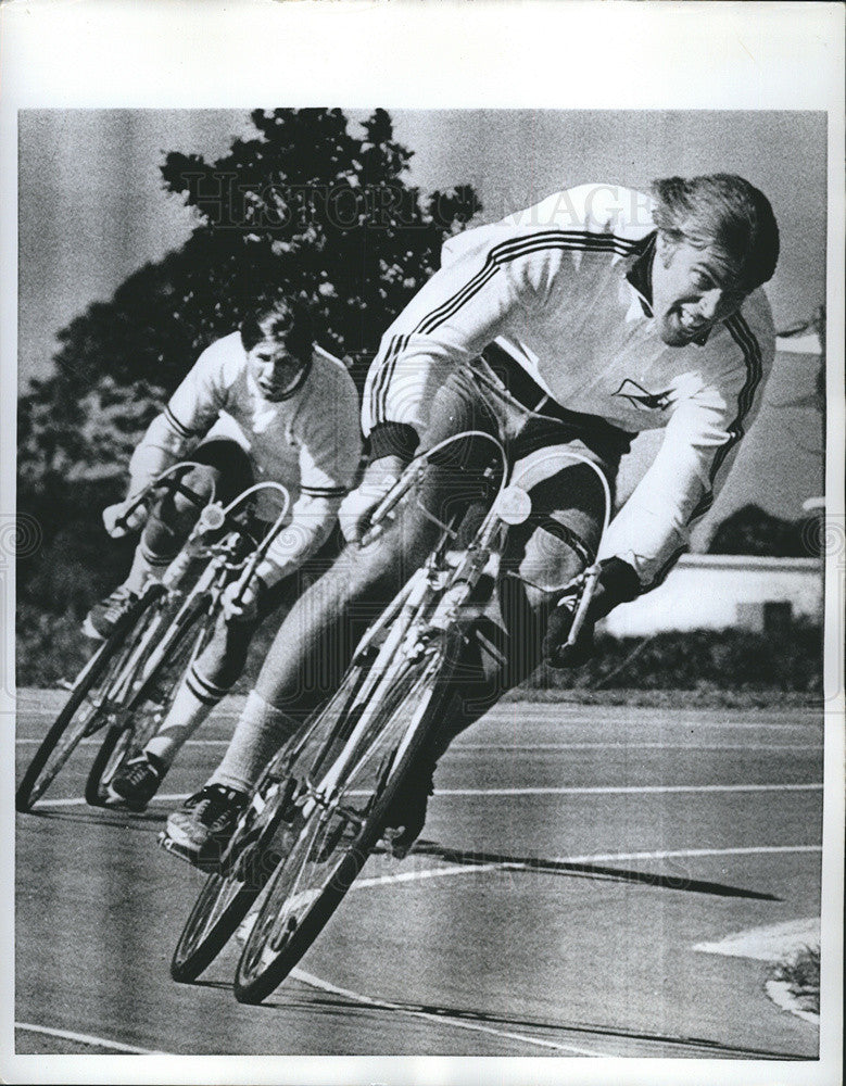 1974 Press Photo of Ard Schenk,Dutch speed skater and Kyle Rote Jr. U.S Soccer. - Historic Images