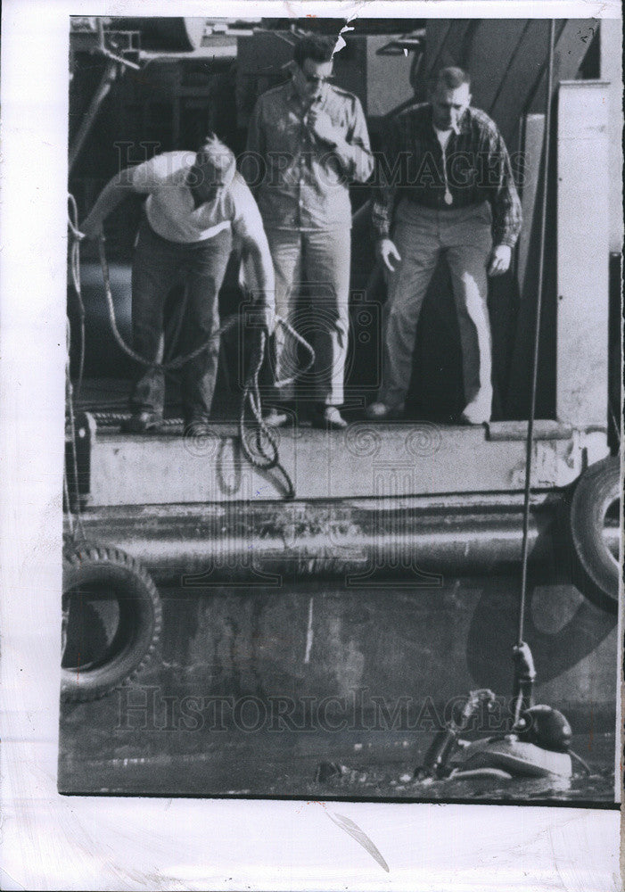 1962 Press Photo Christopher Whittaker Vanishes on Dive - Historic Images