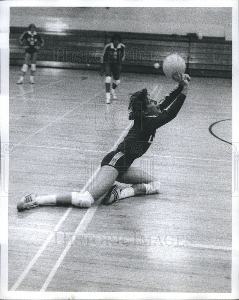 Press Photo Janet Baier (Volleyball) - Historic Images