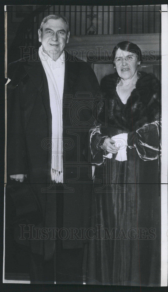 1941 Press photo of Chief Justice Harlan Stone of United States with wife. - Historic Images