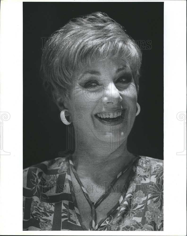 1990 Press Photo Shirley Jones - Historic Images