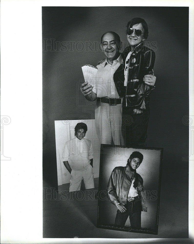 1984 Press Photo Michael Jackson Ticket WInners - Historic Images