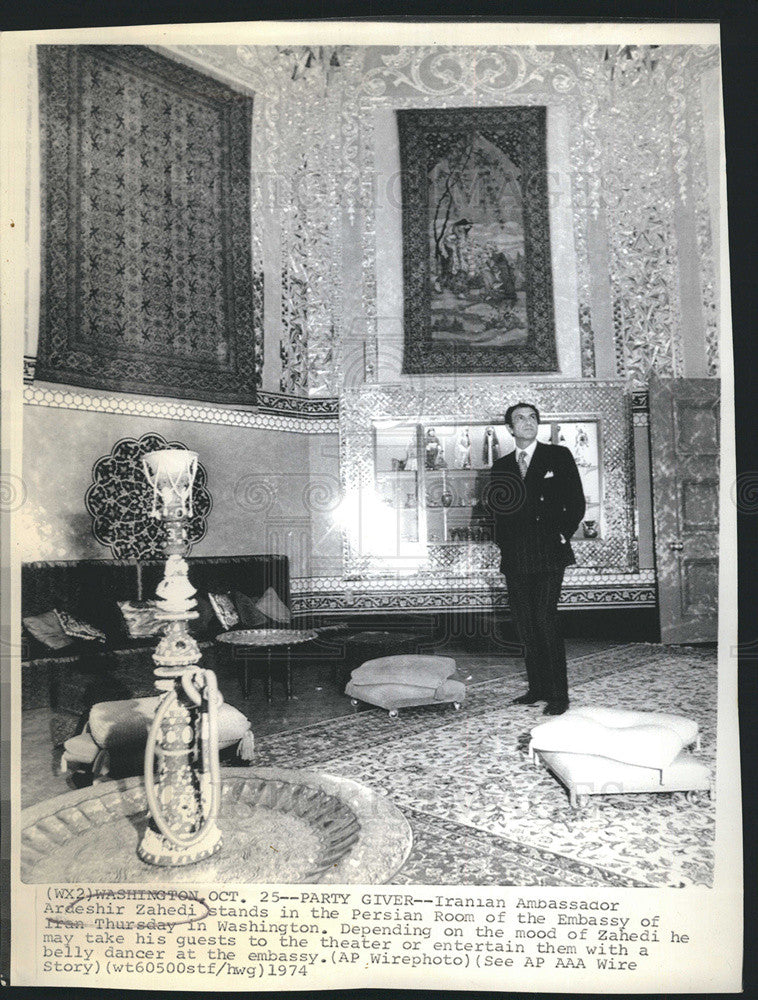 1974 Press Photo Iranian Ambassador Ardeshir Zahedi Persian Room Embassy - Historic Images