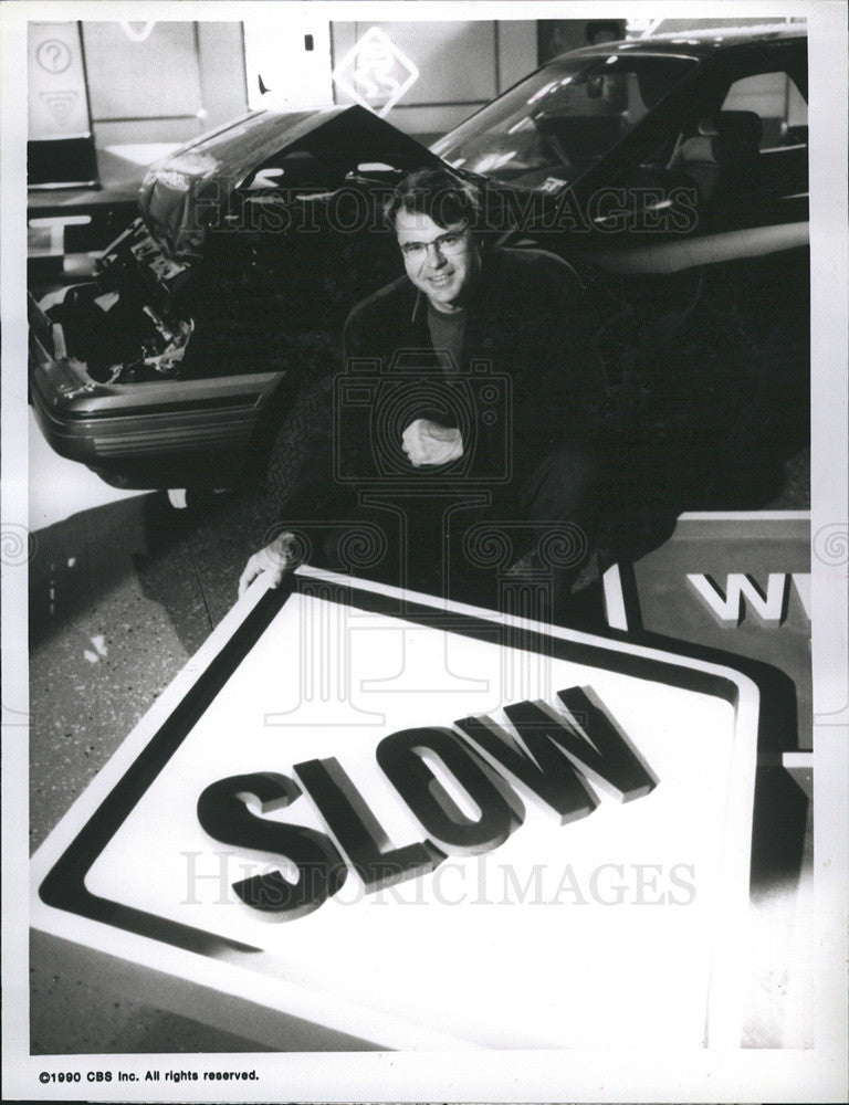 1990 Press Photo Host Robert Urich on The 2nd Annual Valvoline Nat&#39;l Driving - Historic Images