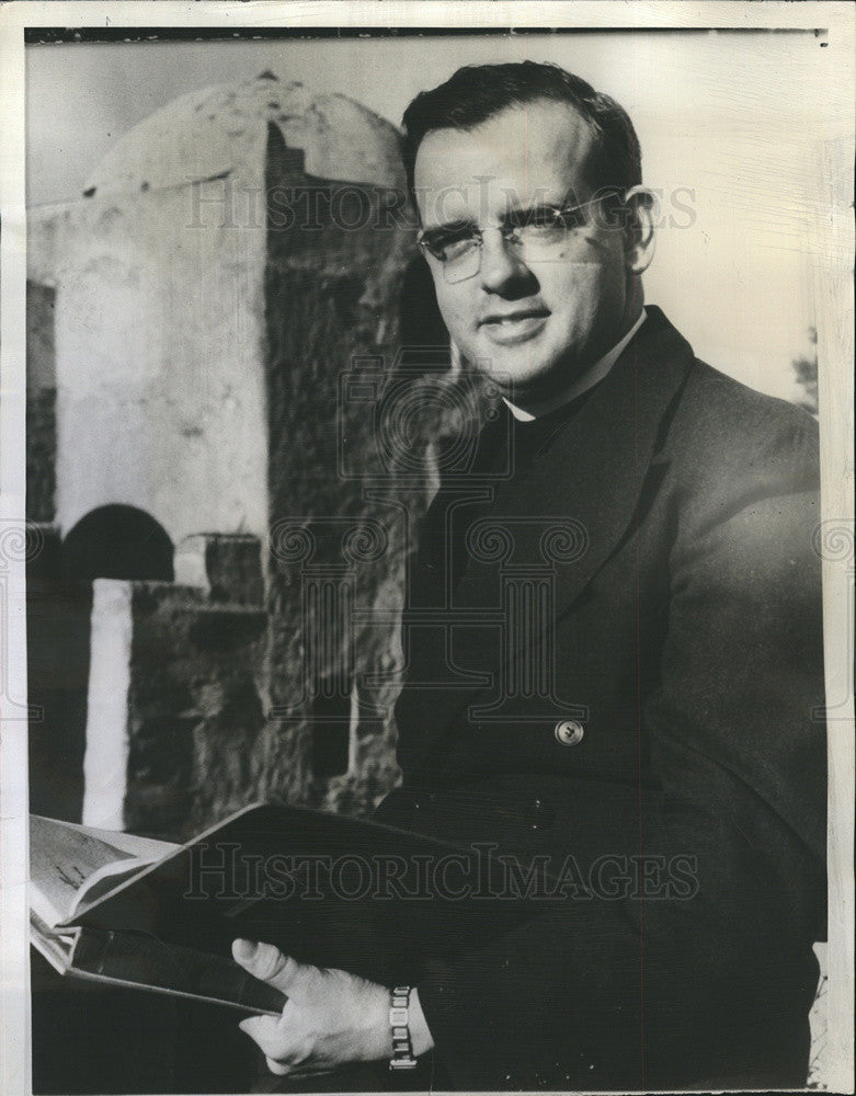 1939 Press Photo Rev James K Friedrich Produces Film About the Good Samaritan - Historic Images