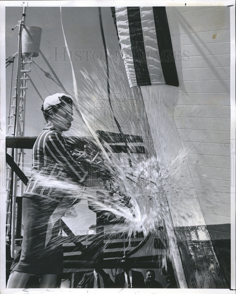 1964 Press Photo Mrs Harold Friele Cold Stream Seiner Launch - Historic Images