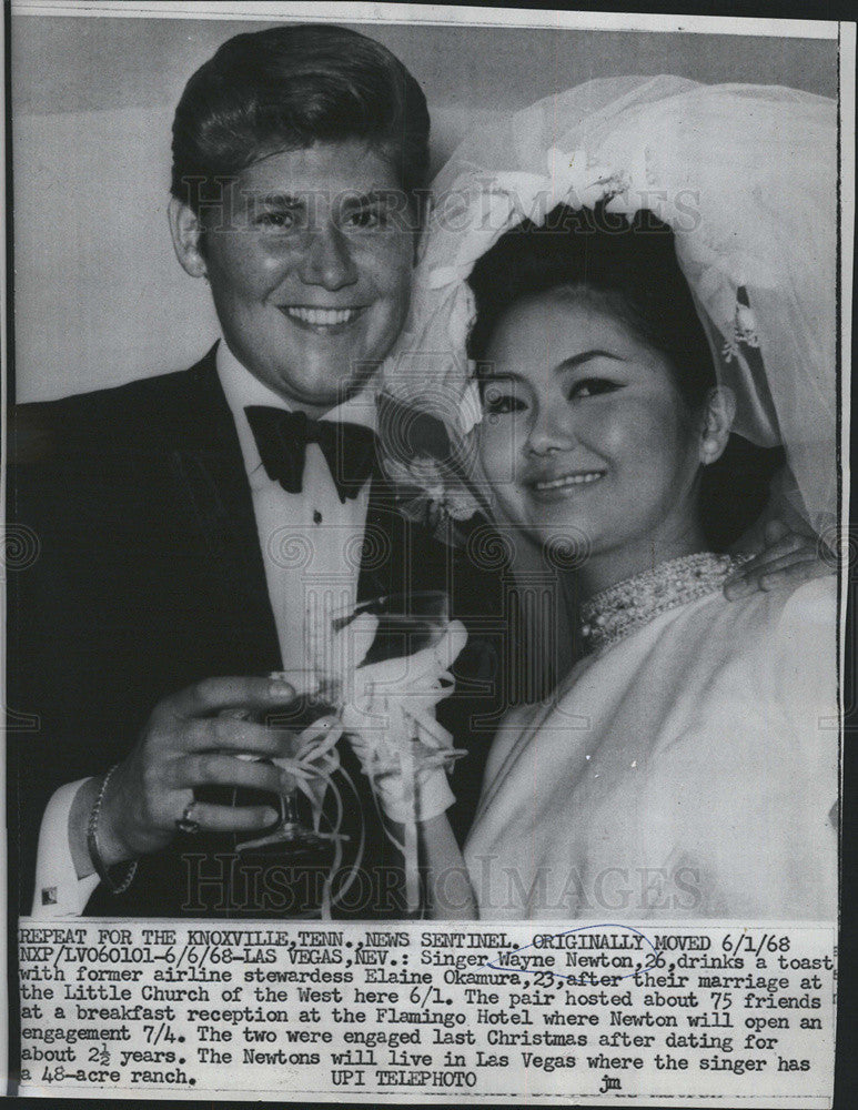 1968 Press Photo Singer And Entertainer Wayne Newton And New Wife Elaine Okamura - Historic Images