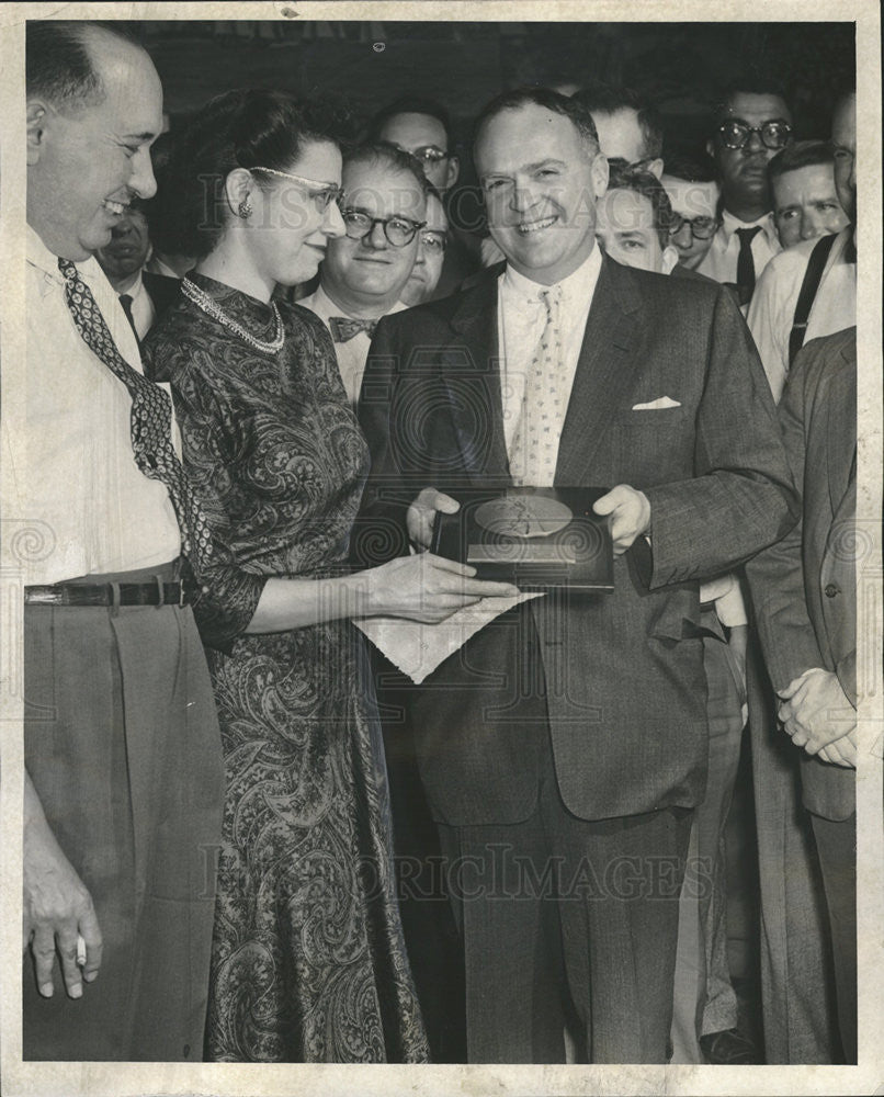 1956 Press Photo Ruth Dunbar 1955 Marshall Field Award - Historic Images