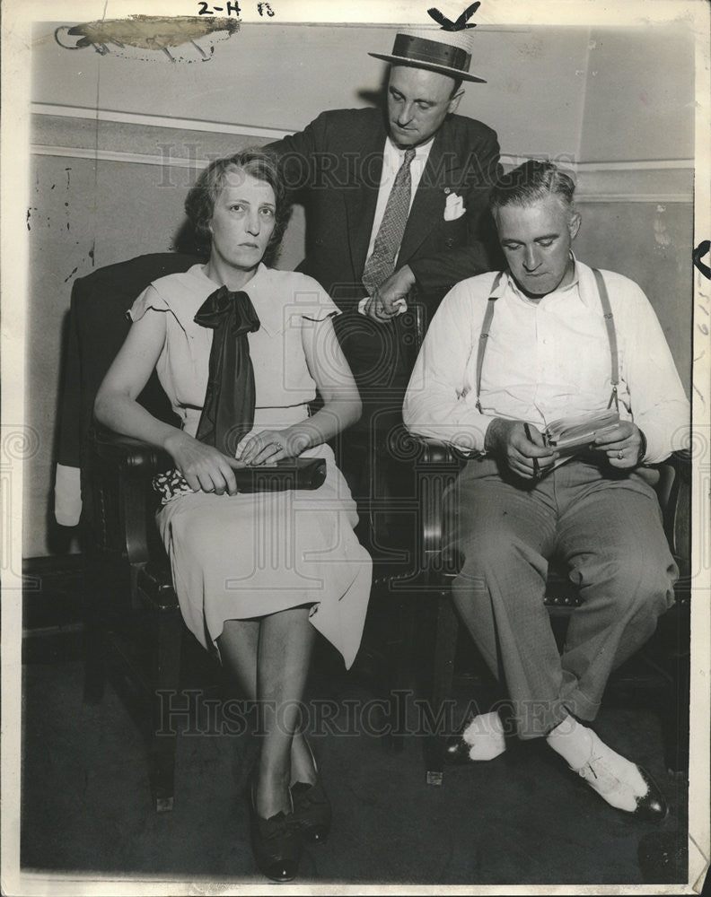 1935 Press Photo THOS KELLY CHIEF INVESTIGATOR SGT. MICHAEL AHELRN - Historic Images