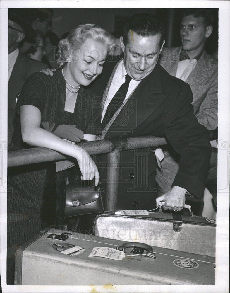 1954 Press Photo Olivia DeHavilland &amp; Fiance Pierre Galante - Historic Images