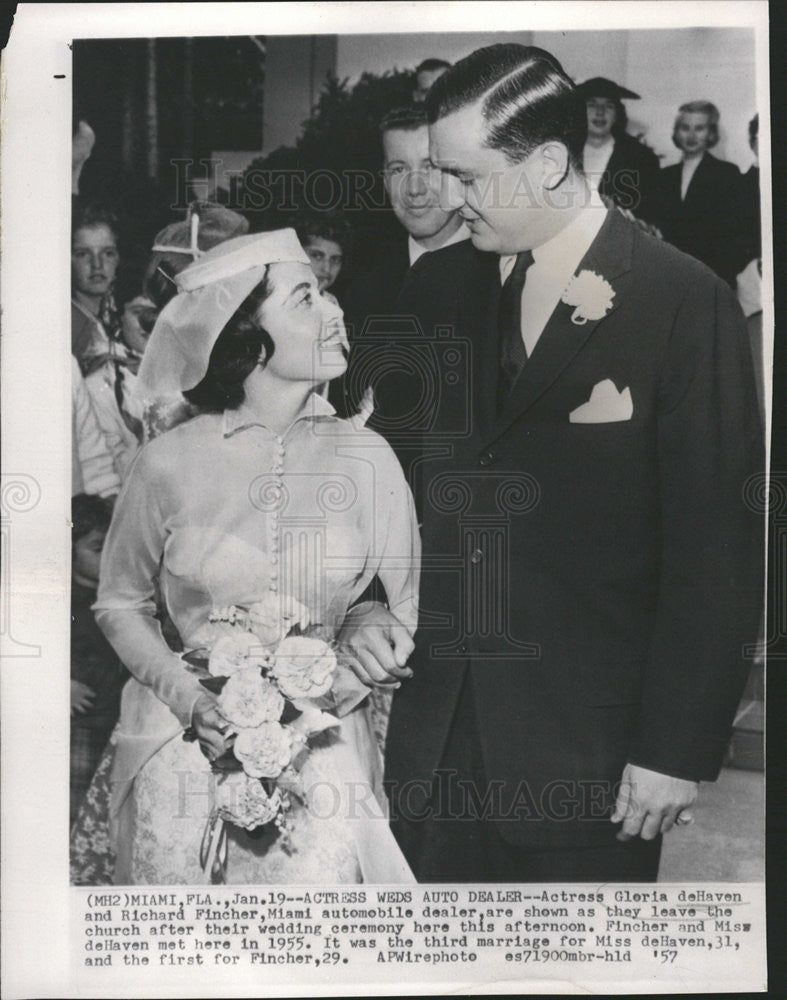 1951 Press Photo Actress Gloria deHaven marries Richard Pincher In Miami - Historic Images