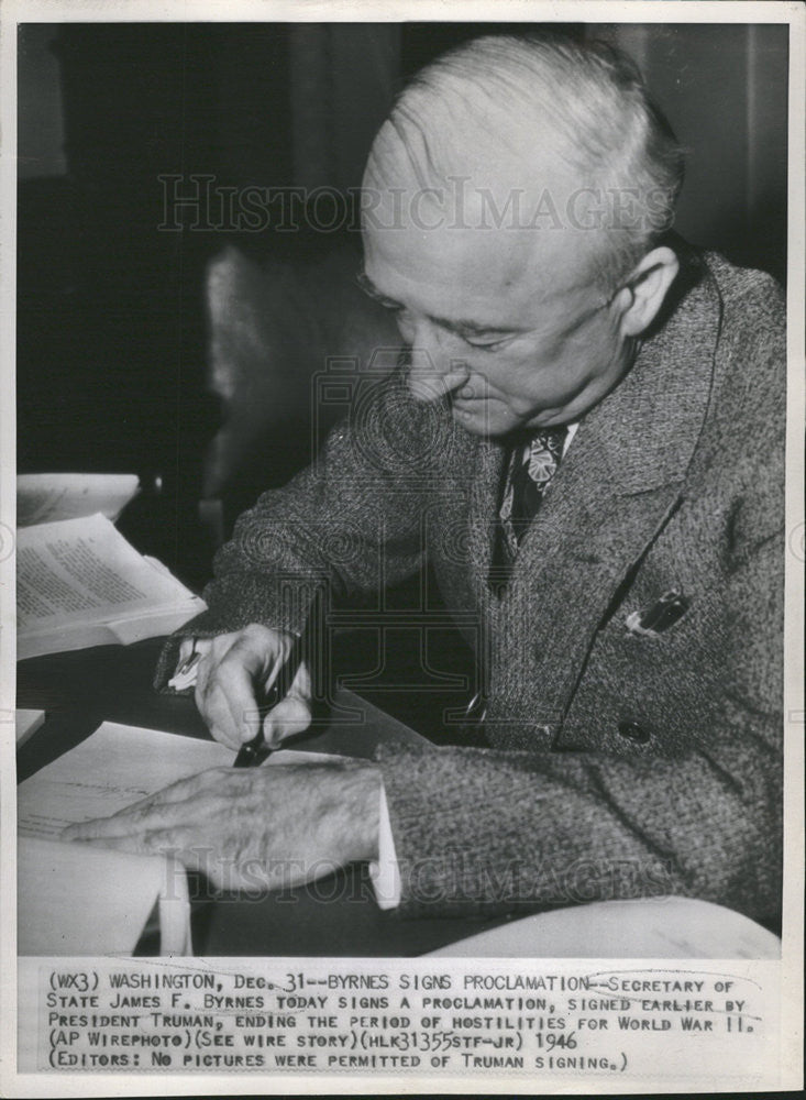 1946 Press Photo Secretary of State James Byrnes Signs a Proclamation - Historic Images