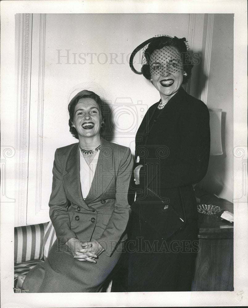 1959 Press Photo Mrs Robert e. cantwell iii Associate board for Cooke county sch - Historic Images