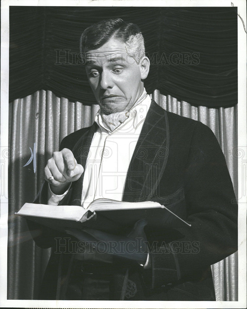 1961 Press Photo Chuck Lawrence Tongue in Chic - Historic Images