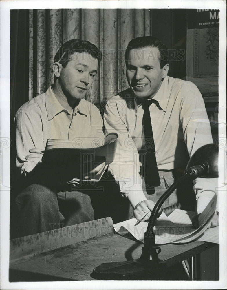 1954 Press Photo Elliot Lawrence Red Buttons Show - Historic Images