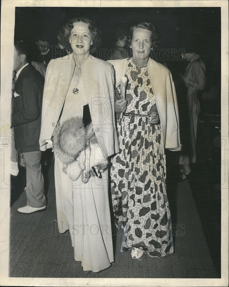 1948 Press Photo Princess Michael Cqantacuzene and Mrs Elsa Chapin - Historic Images