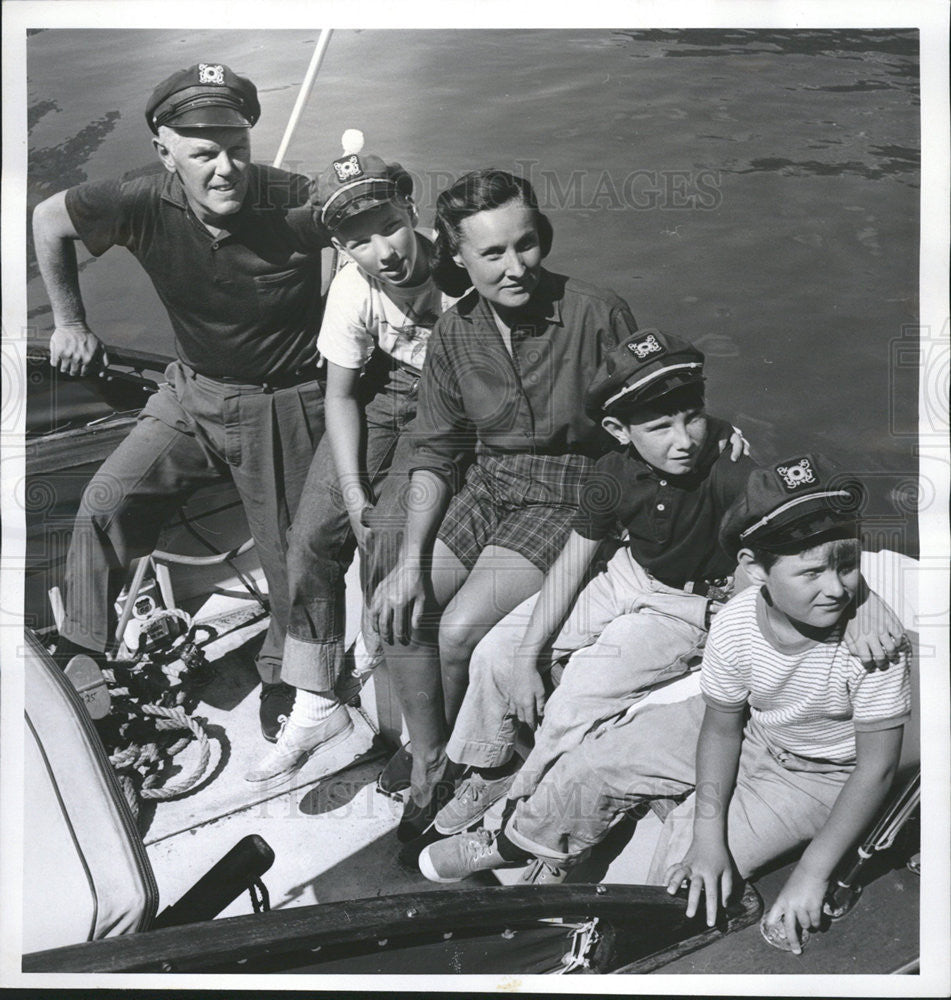 1959 Press Photo The LeFendre Family Mans The Coronet Explorer - Historic Images