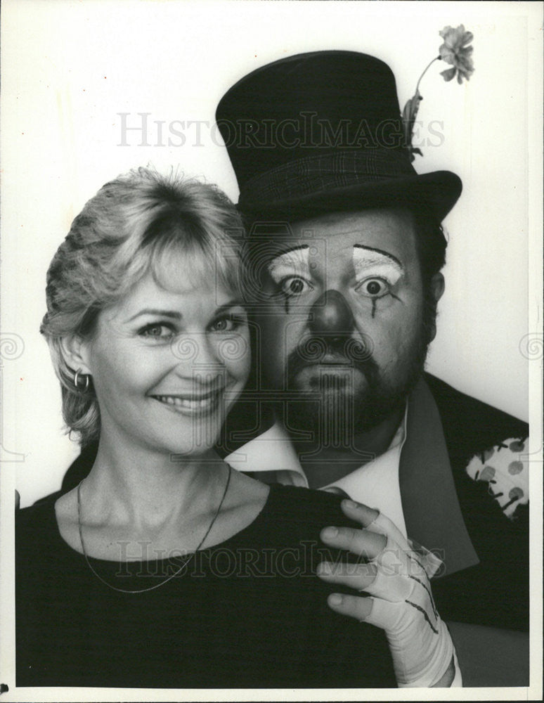 Undated Press Photo Dom DeLuise &amp; Dee Wallace &quot;Happy&quot; - Historic Images