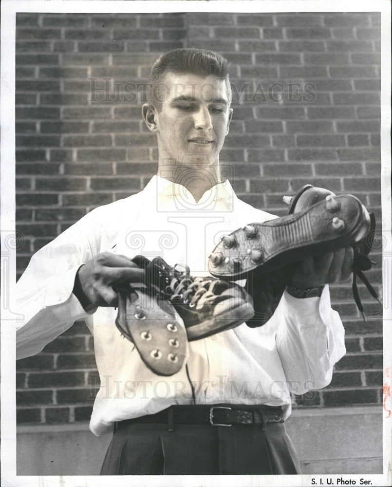 1956 Press Photo Southern Illinois Univ athlete Marion Rushing - Historic Images