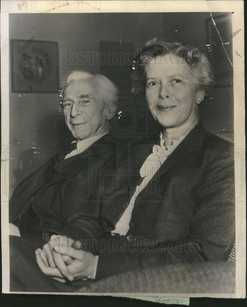 1952 Press Photo Bertrand Russell joined by fiancee Miss Edith Finch - Historic Images