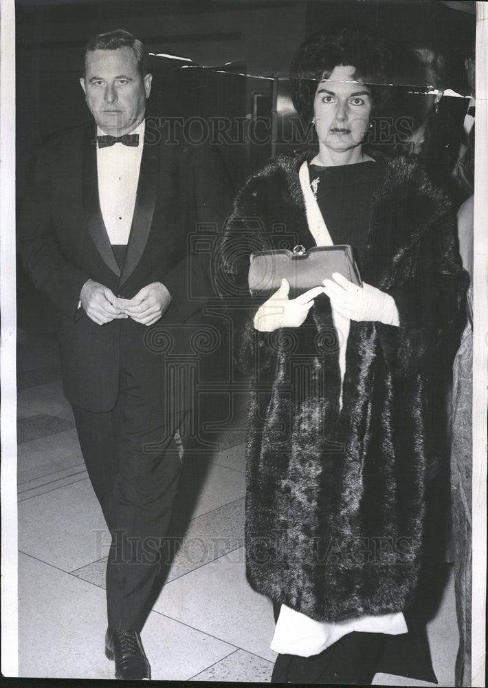 1963 Press Photo Mr and Mrs Samuel I Russell At Jr League Benefit Party - Historic Images