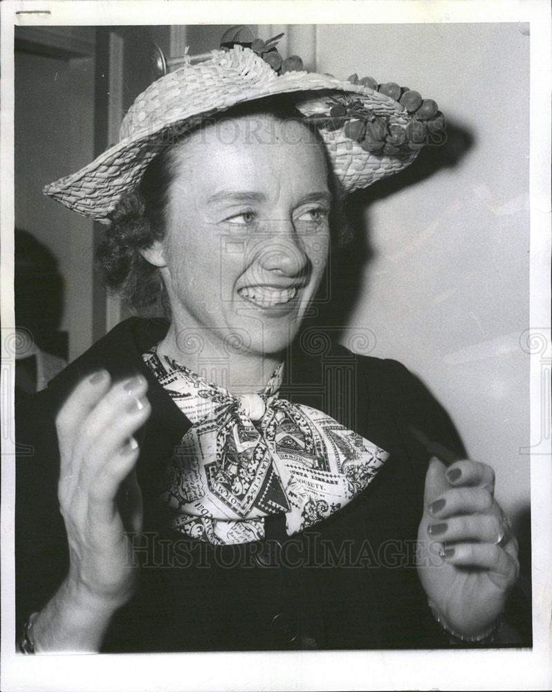 1960 Press Photo Mrs Charles Rush Wears Straw Hat At Fashion Luncheon Benefit - Historic Images