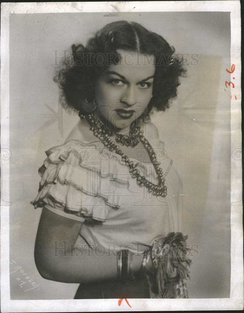 1949 Press Photo Opera Singer Martha Larrimore - Historic Images