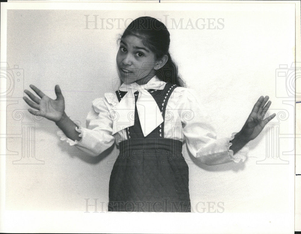 1985 Press Photo DeLeon Richards, 8, belts out gospel song: Im a child of God - Historic Images