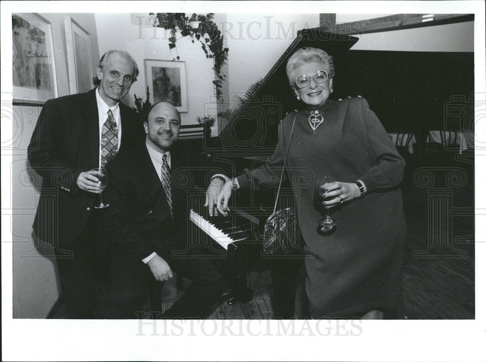 1994 Press Photo Richard Asch, WNUA&#39;s Dean Richards and Marilyn Resnick at Marc - Historic Images