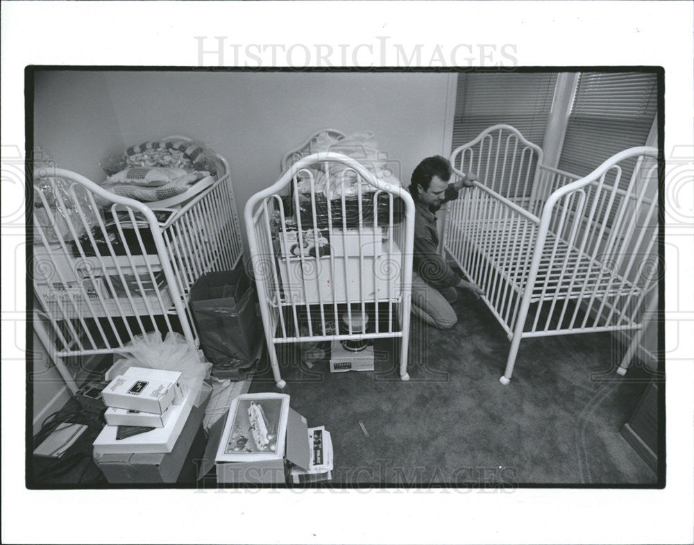 1993 Press Photo Joleen and Mike Richards journey to parenthood with triplets. - Historic Images