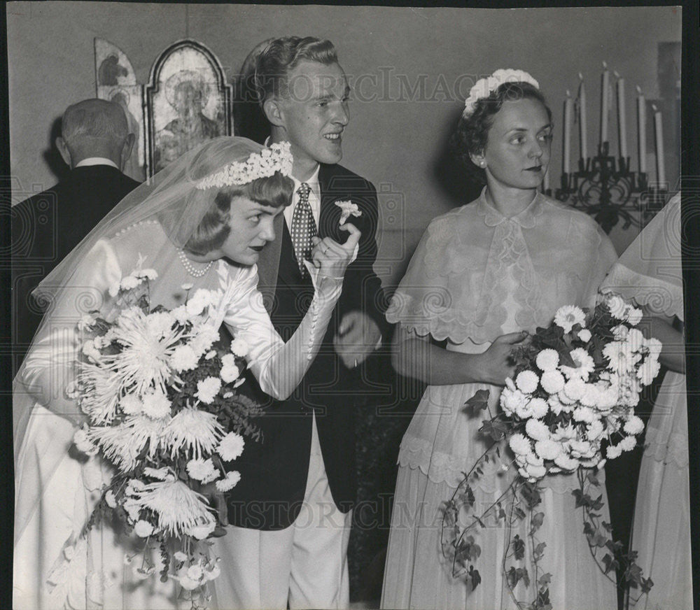1948 Press Photo Mr. and Mrs. James McMahon at wedding reception - Historic Images