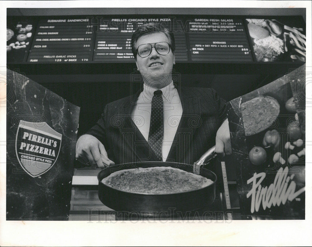 1991 Press Photo H. Randall Errington/Pirelli&#39;s Pizza/Trademark Infringement - Historic Images