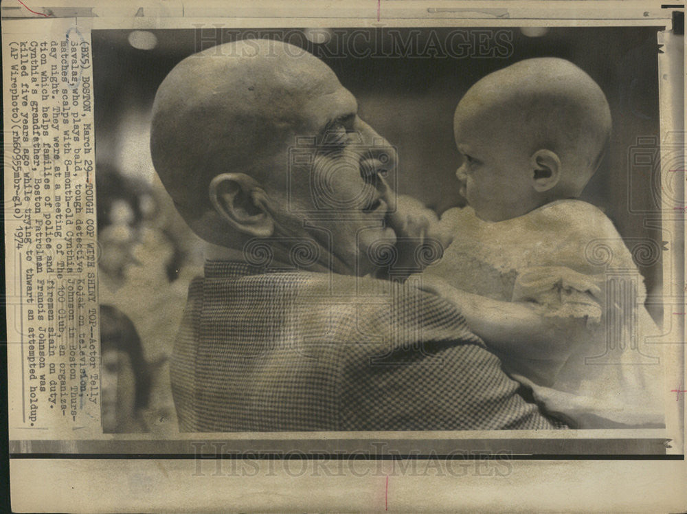 1974 Press Photo Actor Telly Savalas and Cynthia Johnson - Historic Images