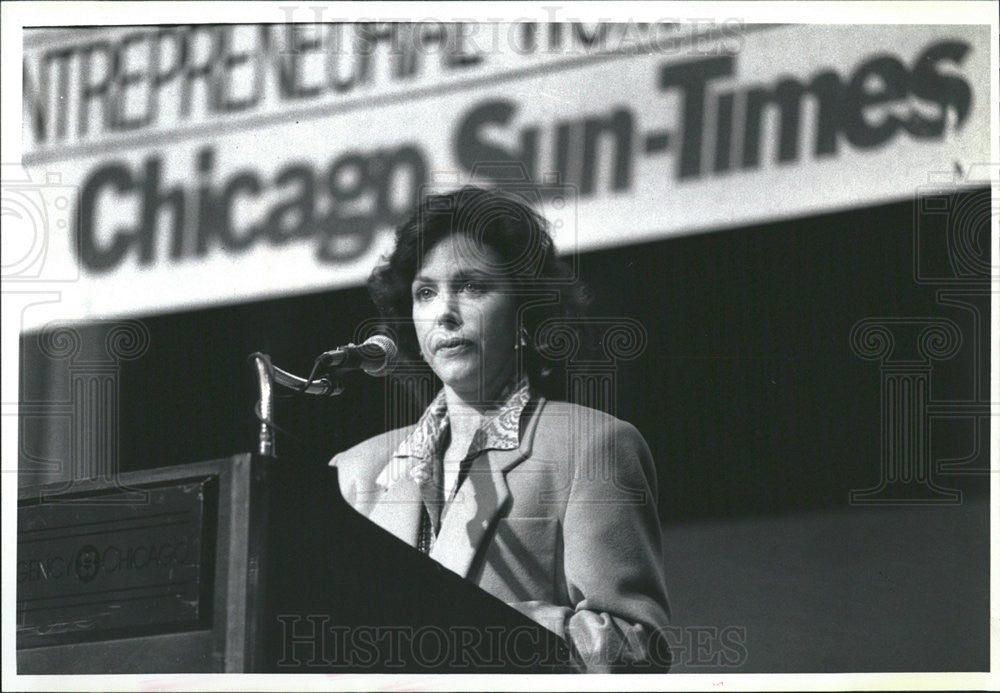 1990 Press Photo COLUMNIST TERRY SAVAGE CHICAGO SUN-TIMES - Historic Images