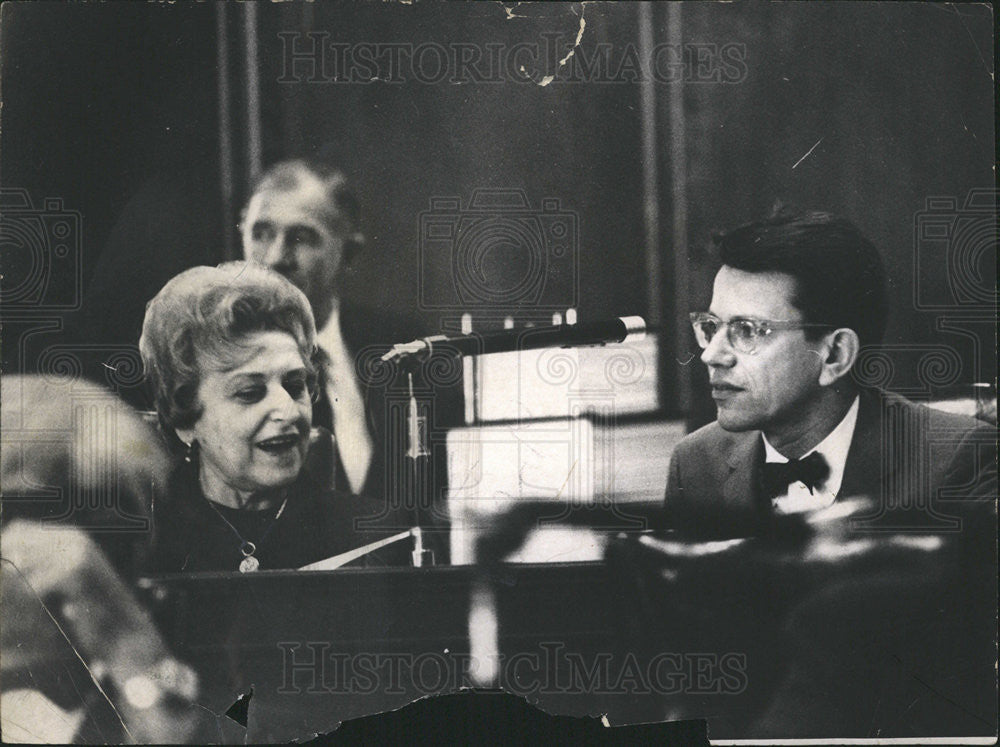 1969 Press Photo SENATOR ESTHER SAPERSTEIN W/ PAUL SIMON - Historic Images