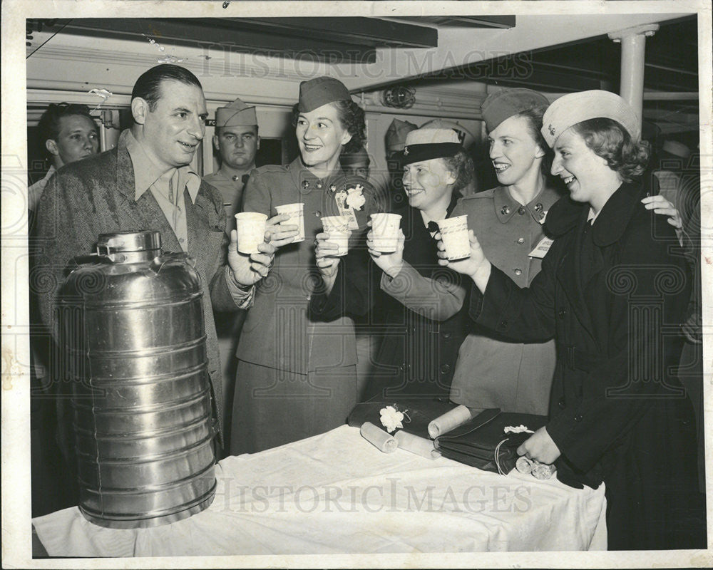 1952 Press Photo IRV KUPCINET AMERICAN NEWSPAPER COLUMNIST CHICAGO SUN-TIMES - Historic Images